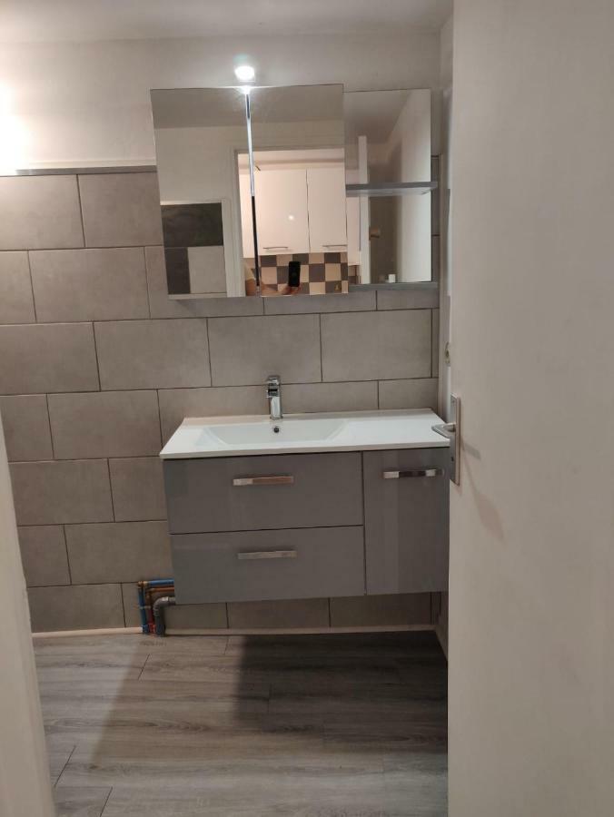 Appartement Entier Moissac Centre 30 M2 Calme Avec Cour Interieure Pour Velos A 50M Du Marche De Moissac Exterior photo